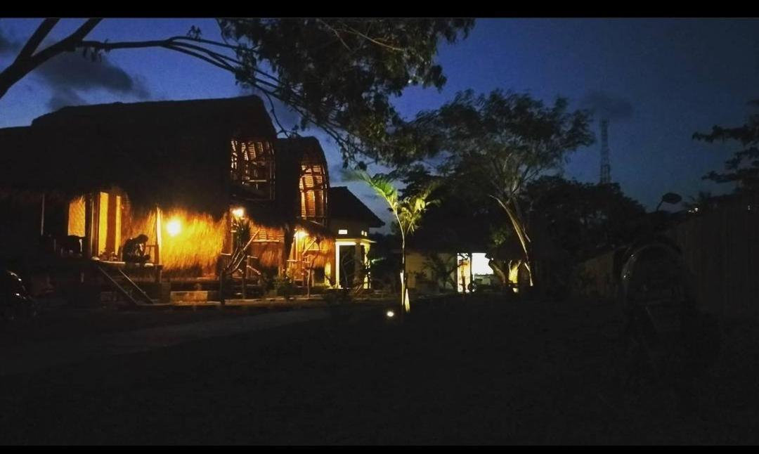 Mahkota Atia Bungallow Praya Exterior foto